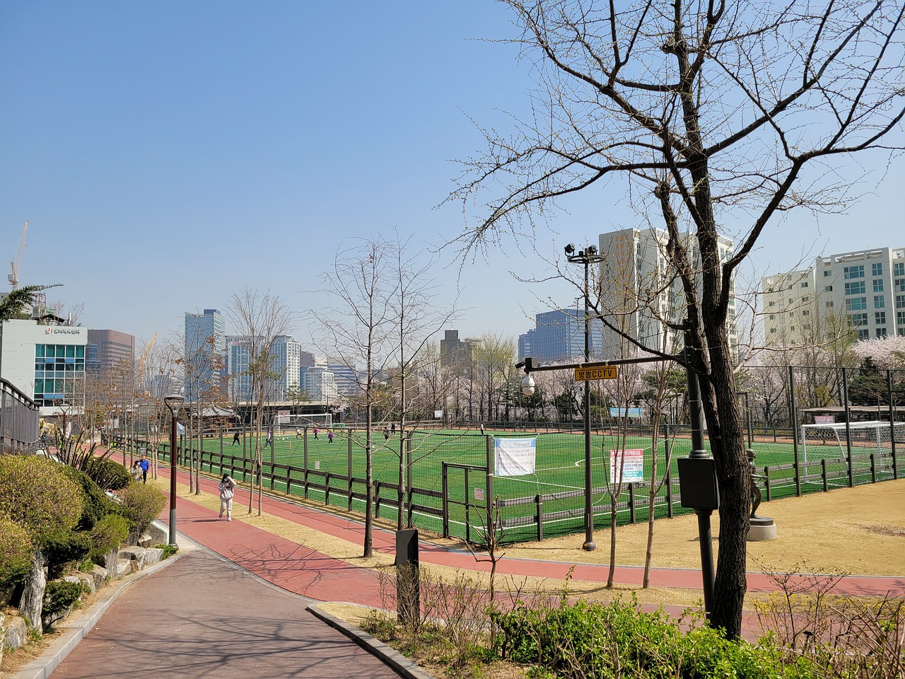 于重建与崛